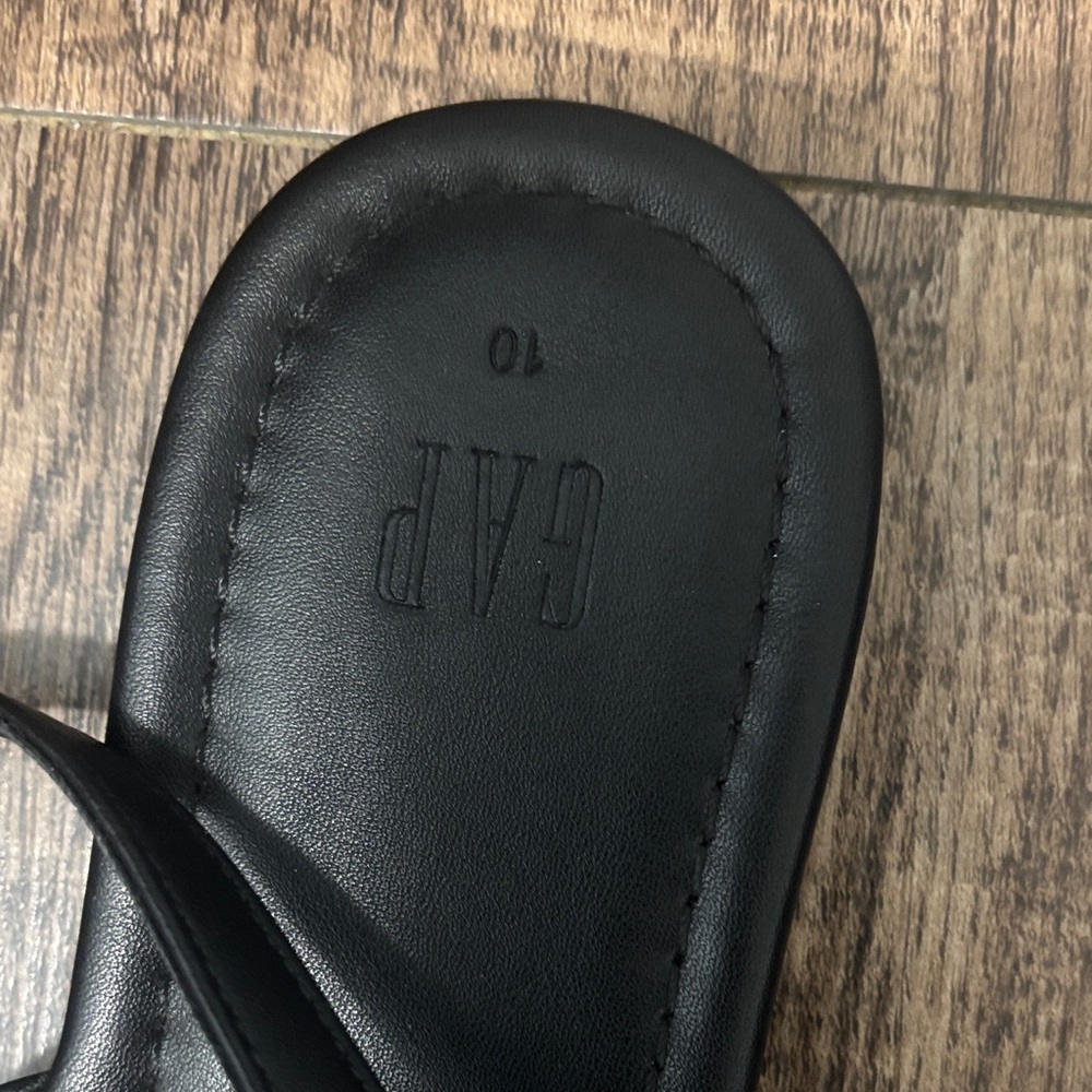 GAP Elegant Black Sandals - Picture 2 of 3
